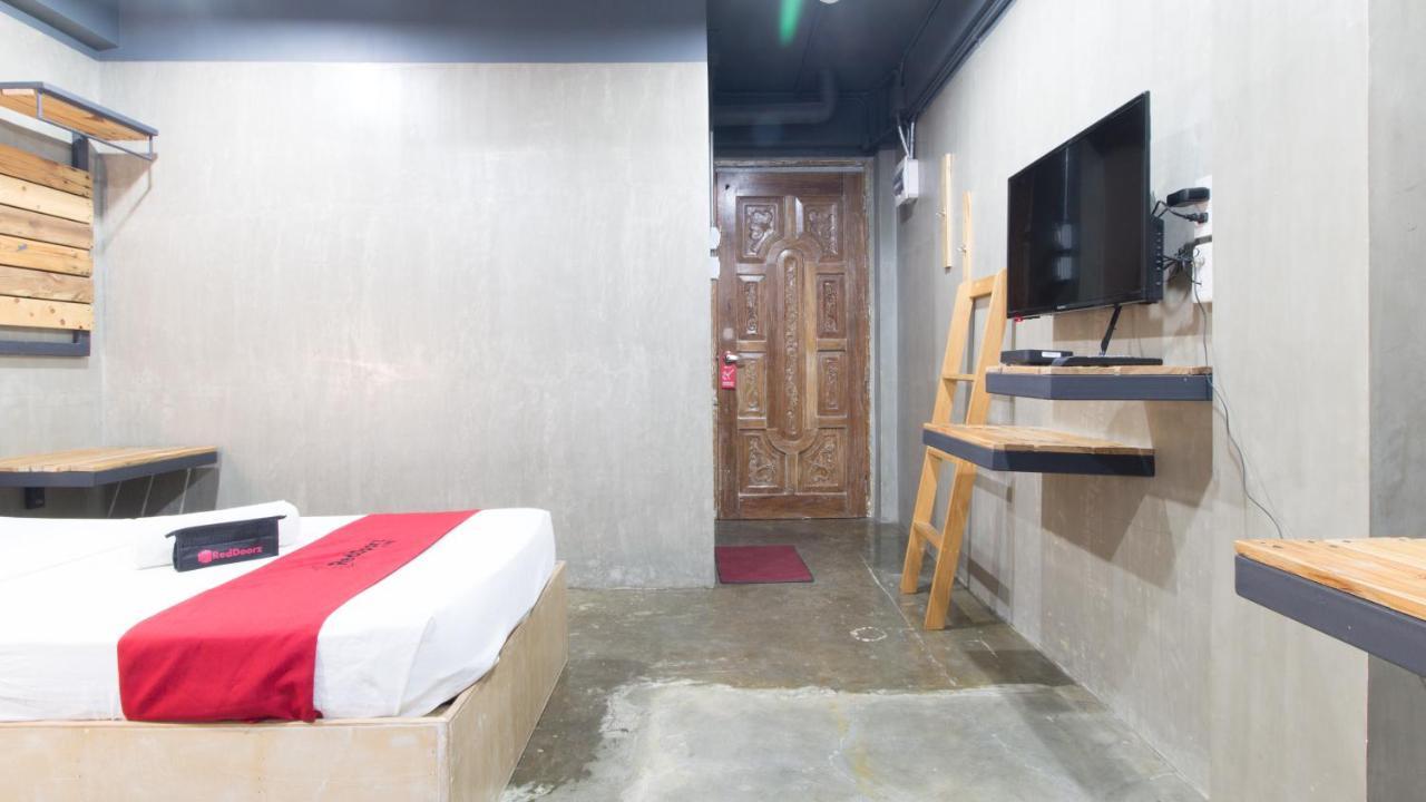 红多兹Plus酒店@曼杜里奥塔夫脱北 伊洛伊洛 外观 照片